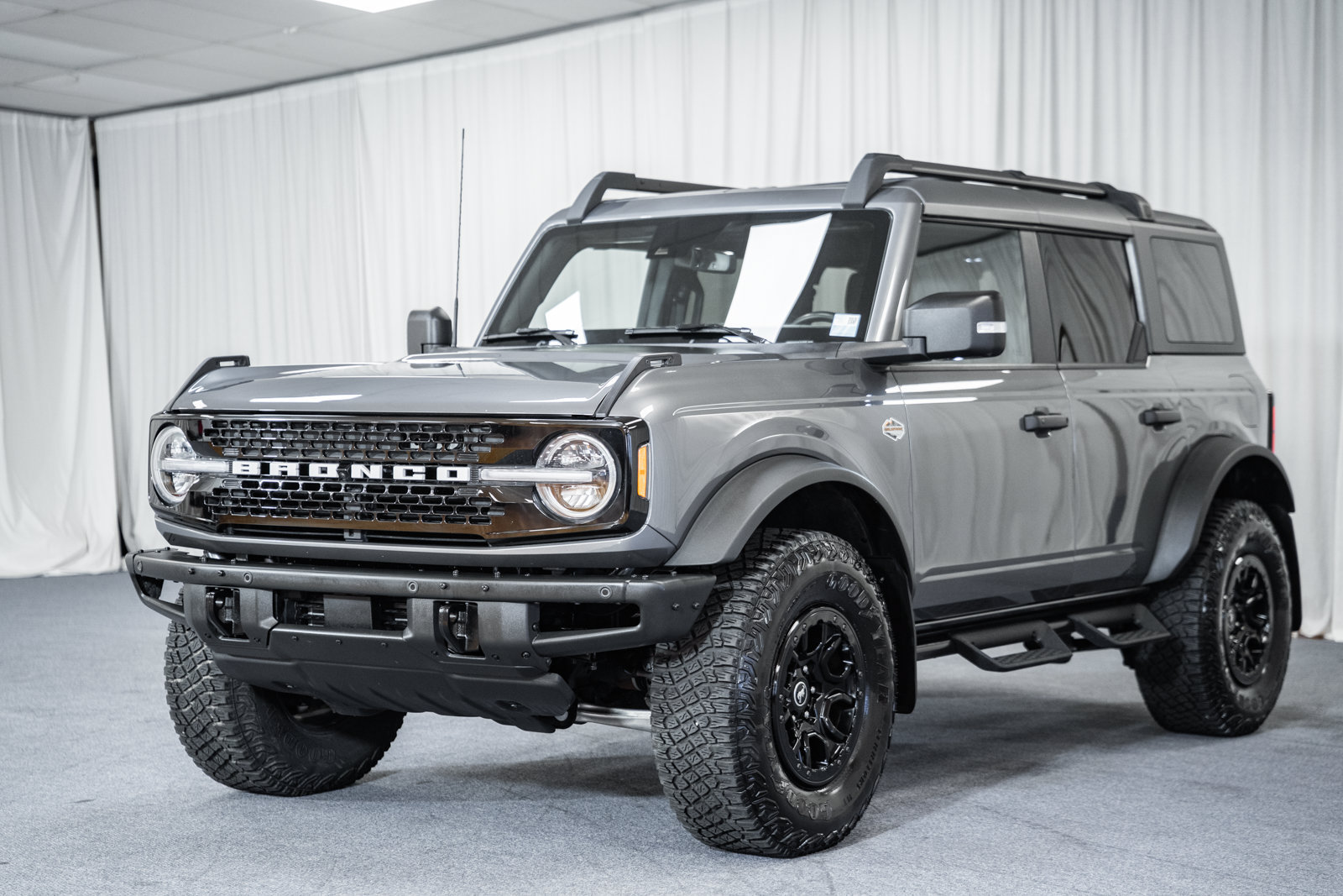 Certified 2023 Ford Bronco Wildtrak AWD/4WD image 3