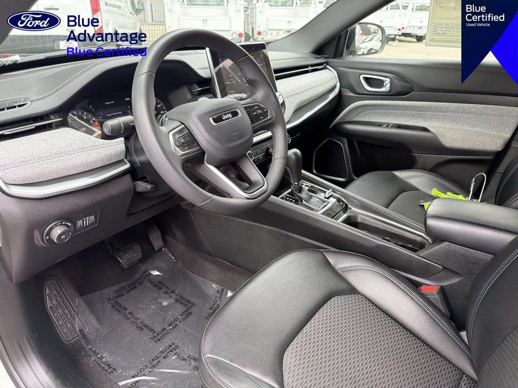Used 2024 Jeep Compass Latitude AWD/4WD image 17