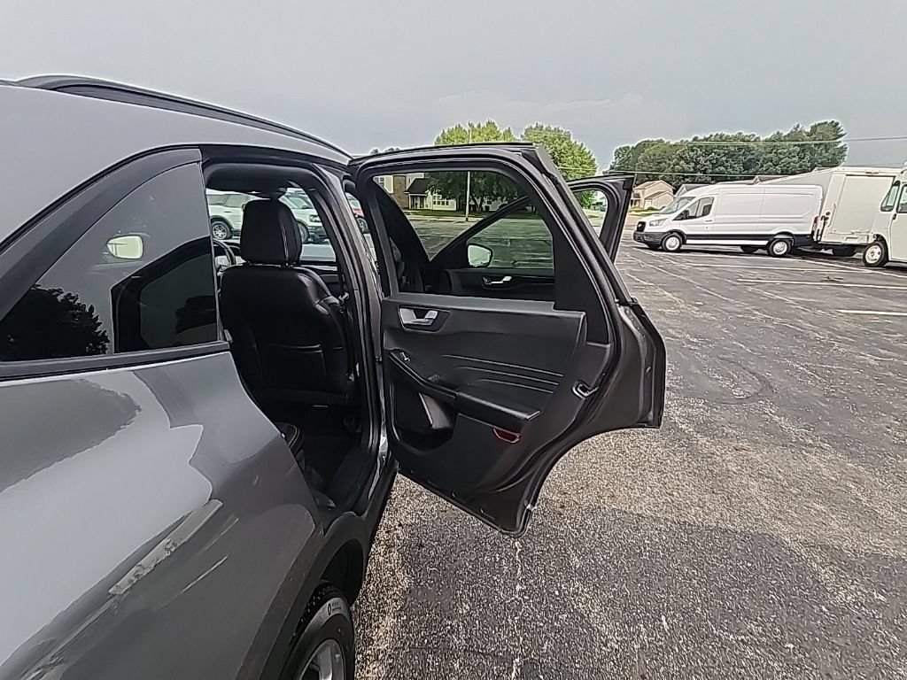 Certified 2025 Ford Escape ST-Line Select AWD/4WD image 13