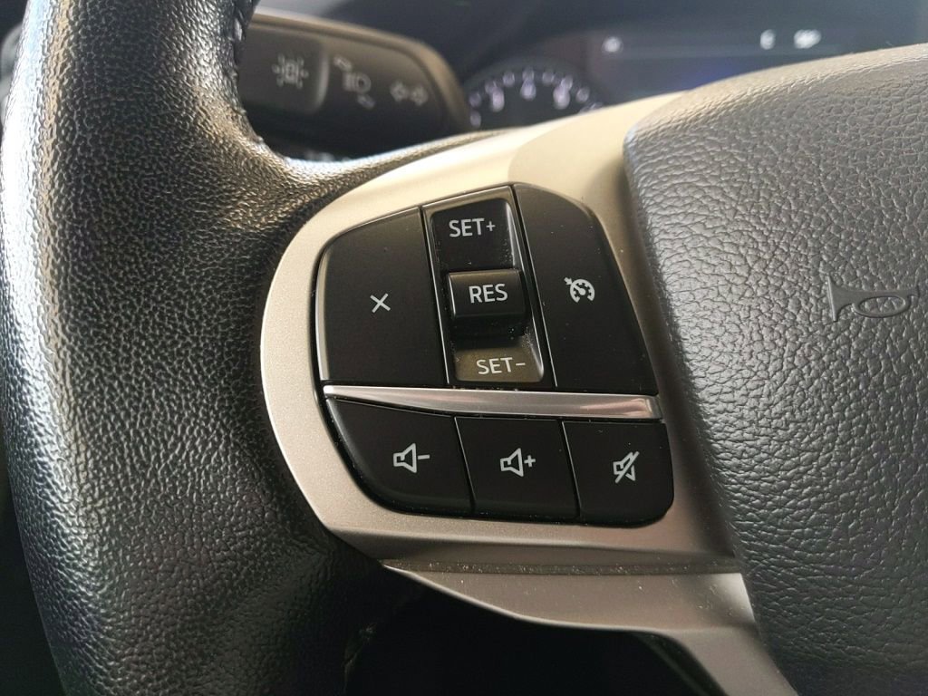 Certified 2022 Ford Explorer XLT w/ Equipment Group 202A AWD/4WD image 19