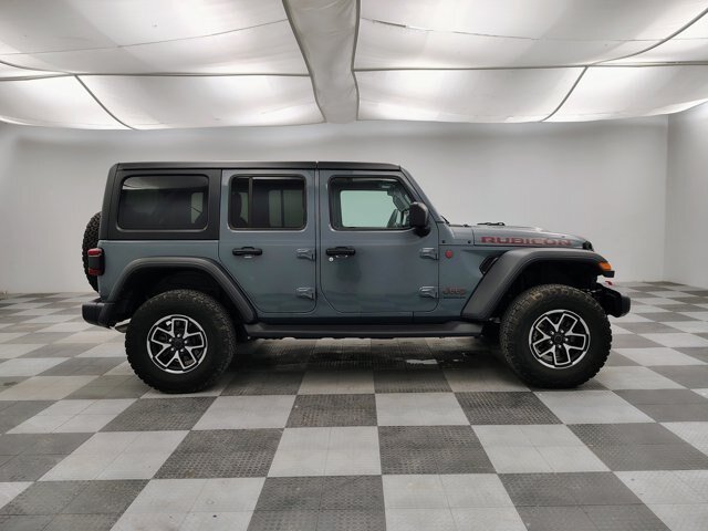 Used 2024 Jeep Wrangler Unlimited Rubicon AWD/4WD image 12