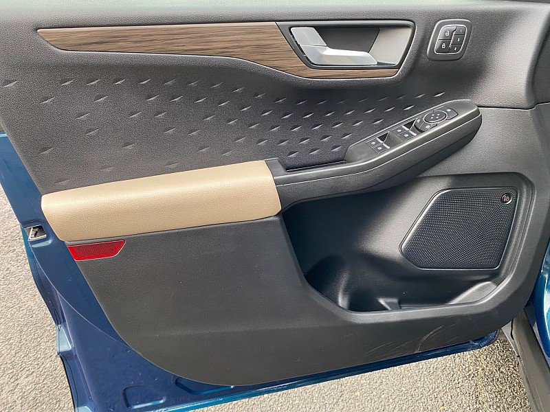 Certified 2020 Ford Escape Titanium w/ Titanium Premium Package 2.0 image 24