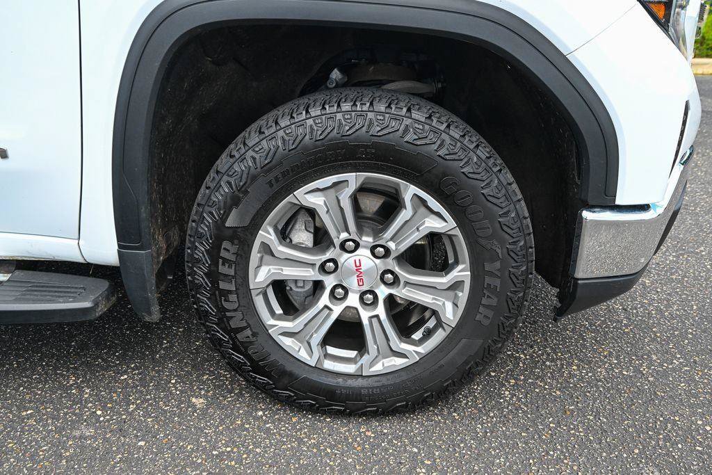 Used 2022 GMC Sierra 1500 SLT w/ SLT Convenience Package AWD/4WD image 15