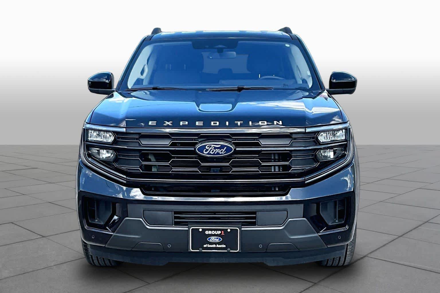 Certified 2025 Ford Expedition Active RWD image 4