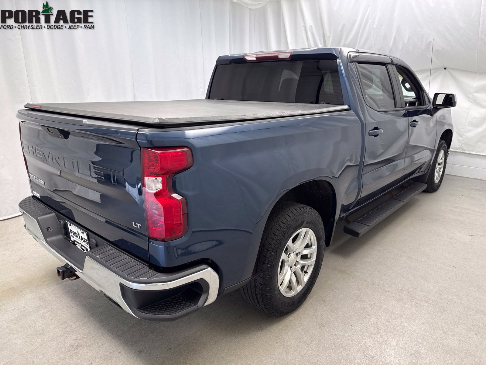 Used 2020 Chevrolet Silverado 1500 LT w/ All-Star Edition AWD/4WD image 3