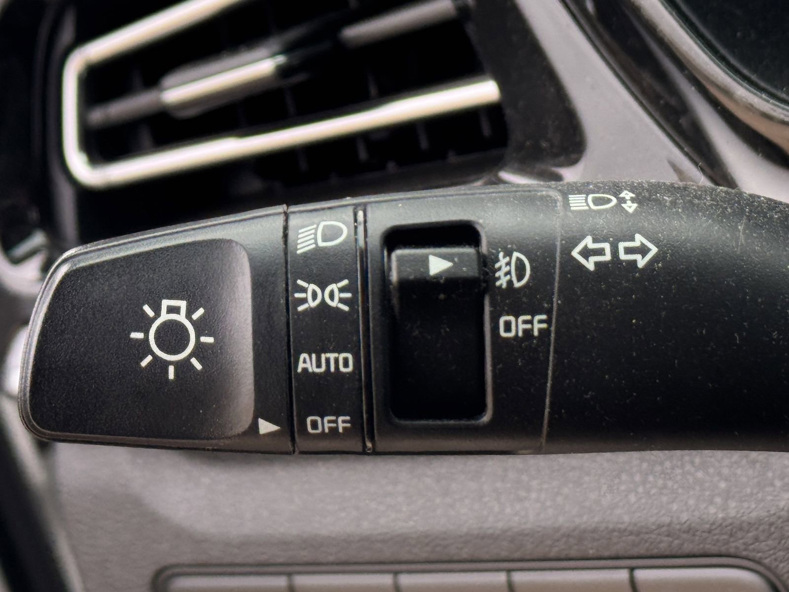 Used 2021 Kia Niro EX Premium FWD image 22