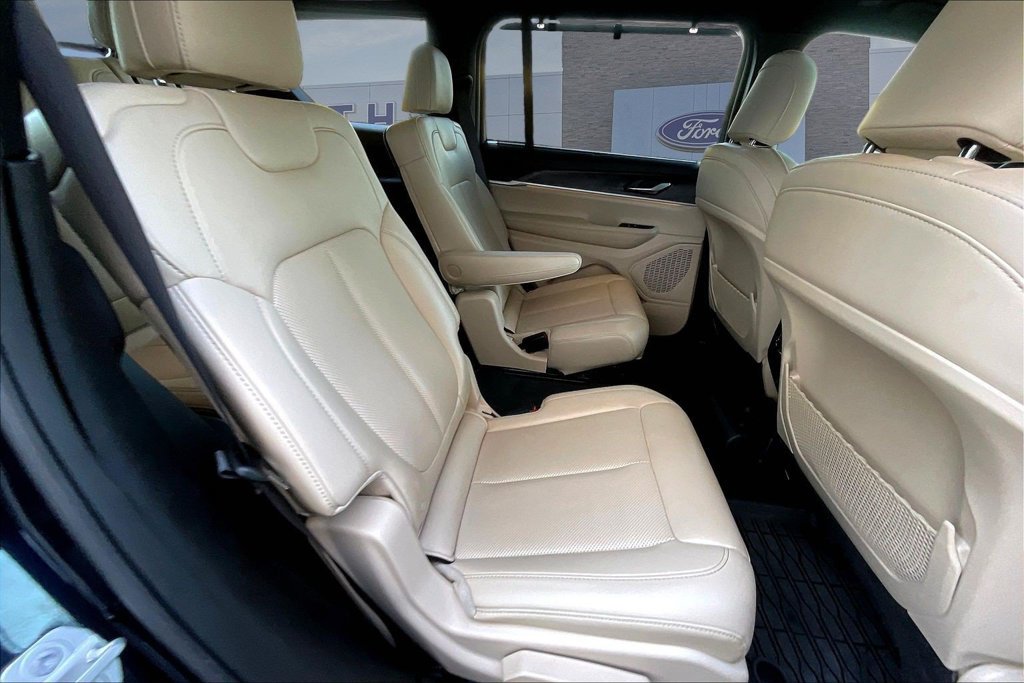 Used 2024 Jeep Grand Cherokee L Limited w/ Luxury Tech Group II RWD image 25