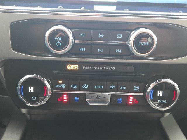 Certified 2022 Ford F250 Lariat w/ Chrome Package image 35