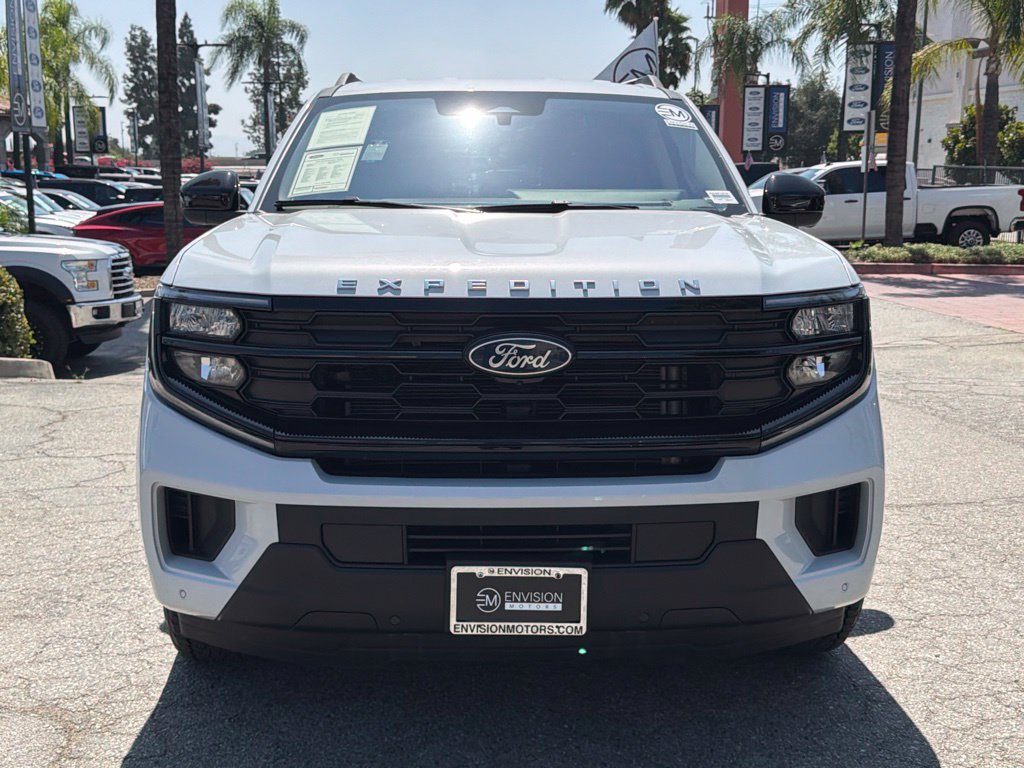Certified 2025 Ford Expedition Active AWD/4WD image 4