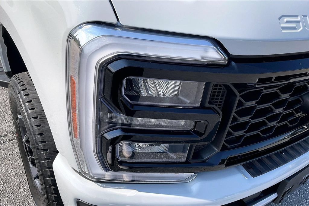 Certified 2025 Ford F250 Lariat w/ Lariat Ultimate Package AWD/4WD image 30