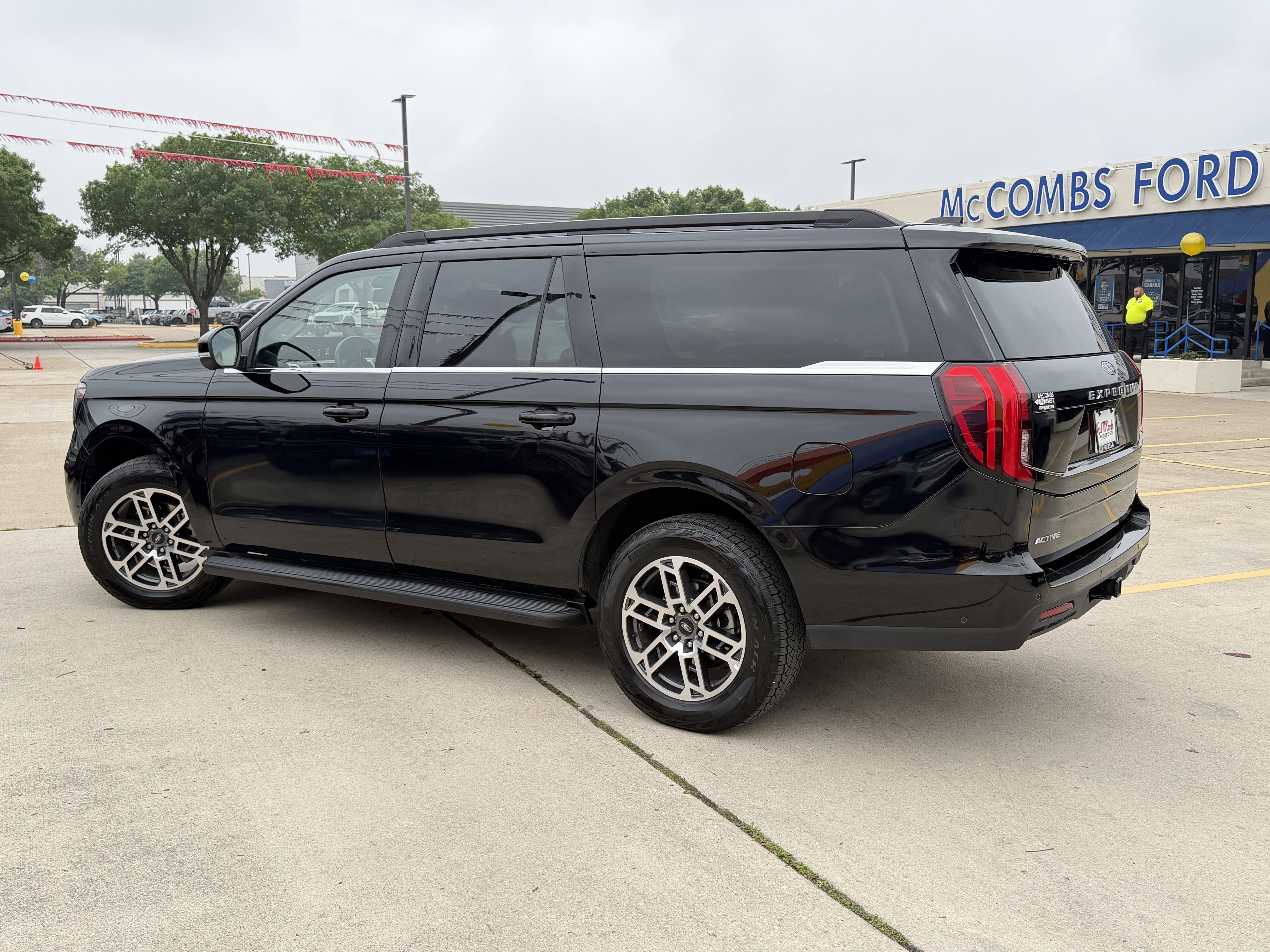 Certified 2025 Ford Expedition Max Active AWD/4WD image 6