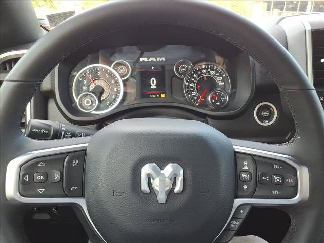 Used 2025 RAM 1500 Big Horn AWD/4WD image 13