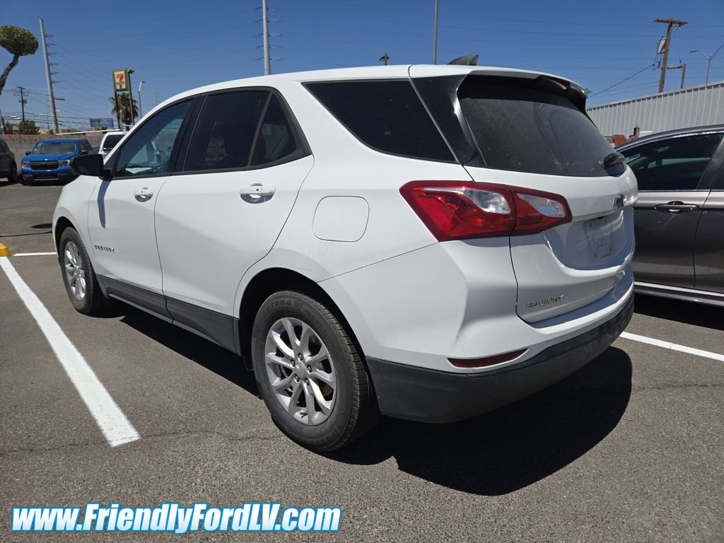 Used 2019 Chevrolet Equinox LS w/ LS Convenience Package FWD image 3