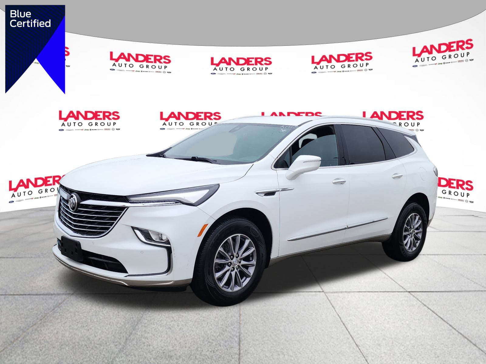 Used 2023 Buick Enclave Essence image 1