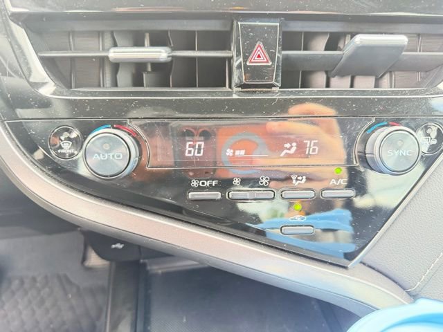 Used 2024 Toyota Camry SE w/ Convenience Package FWD image 16