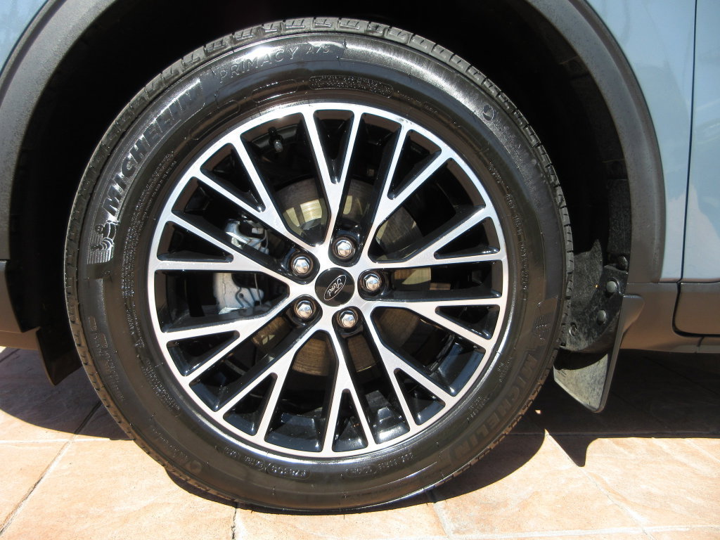 Certified 2023 Ford Escape SE w/ PHEV Premium Package FWD image 9