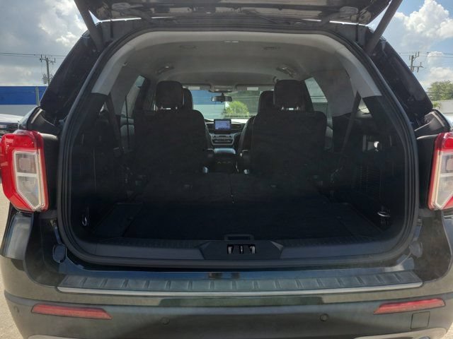Certified 2023 Ford Explorer XLT w/ Equipment Group 202A RWD image 9