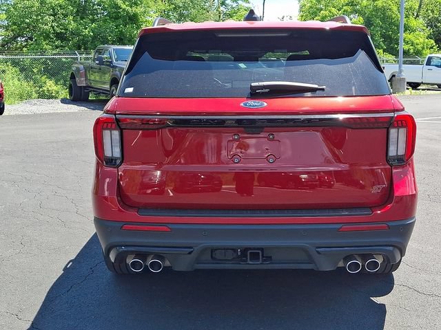Certified 2025 Ford Explorer ST AWD/4WD image 9