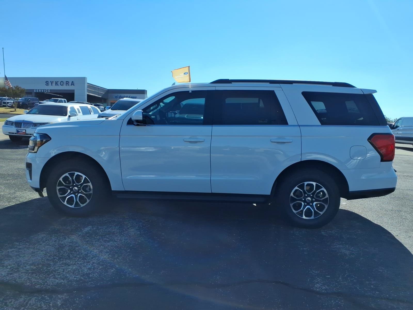 Certified 2023 Ford Expedition XLT RWD image 8