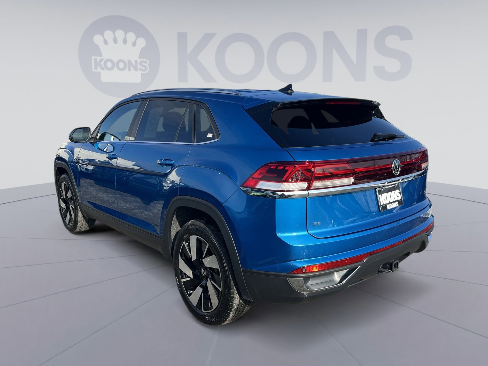 Used 2024 Volkswagen Atlas Cross Sport SE image 3