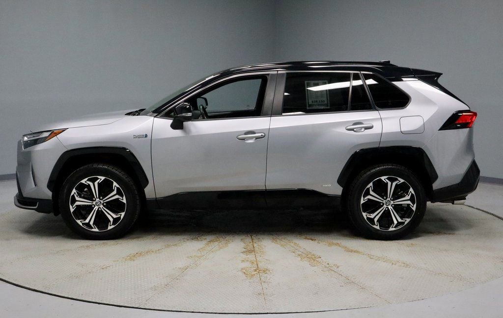 Used 2023 Toyota RAV4 XSE image 2