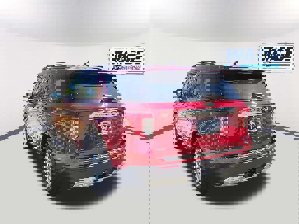 Certified 2022 Ford Explorer XLT w/ Equipment Group 202A image 7