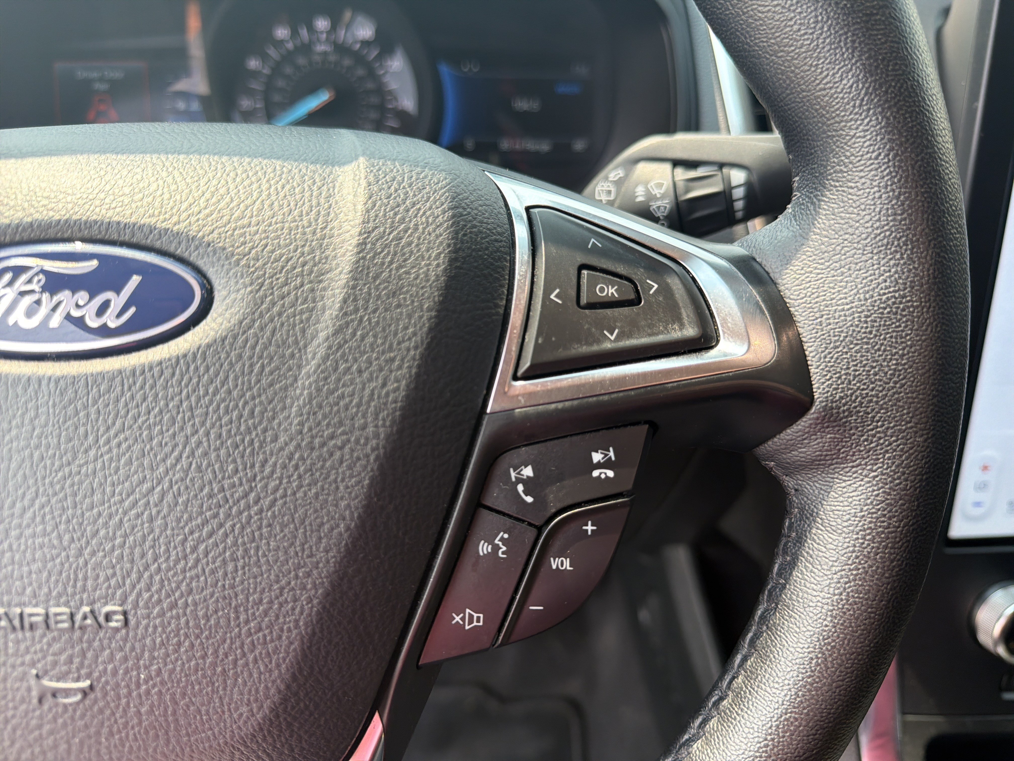 Certified 2024 Ford Edge Titanium AWD/4WD image 33
