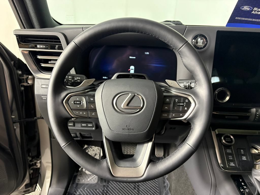 Used 2025 Lexus GX 550 w/ Accessory Package (CT) AWD/4WD image 15
