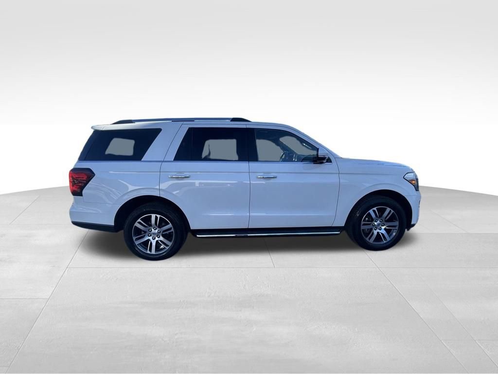 Certified 2022 Ford Expedition Limited image 3