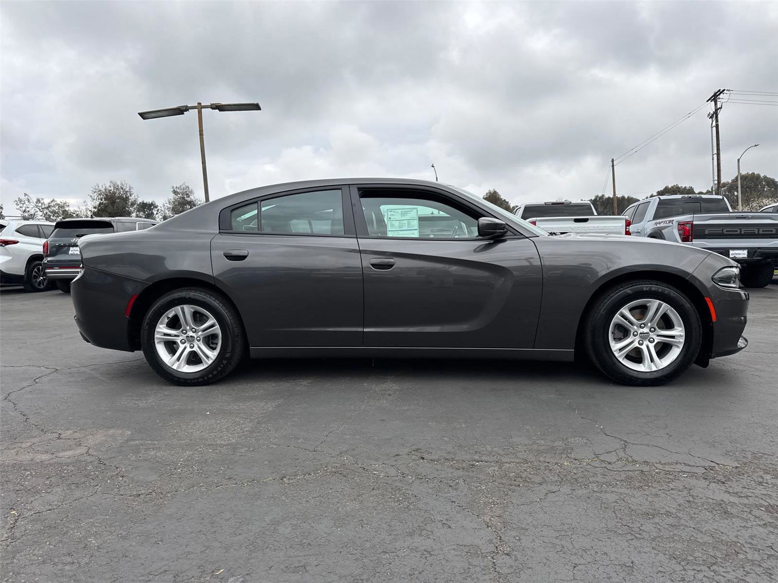 Used 2019 Dodge Charger SXT w/ Leather Interior Group image 3