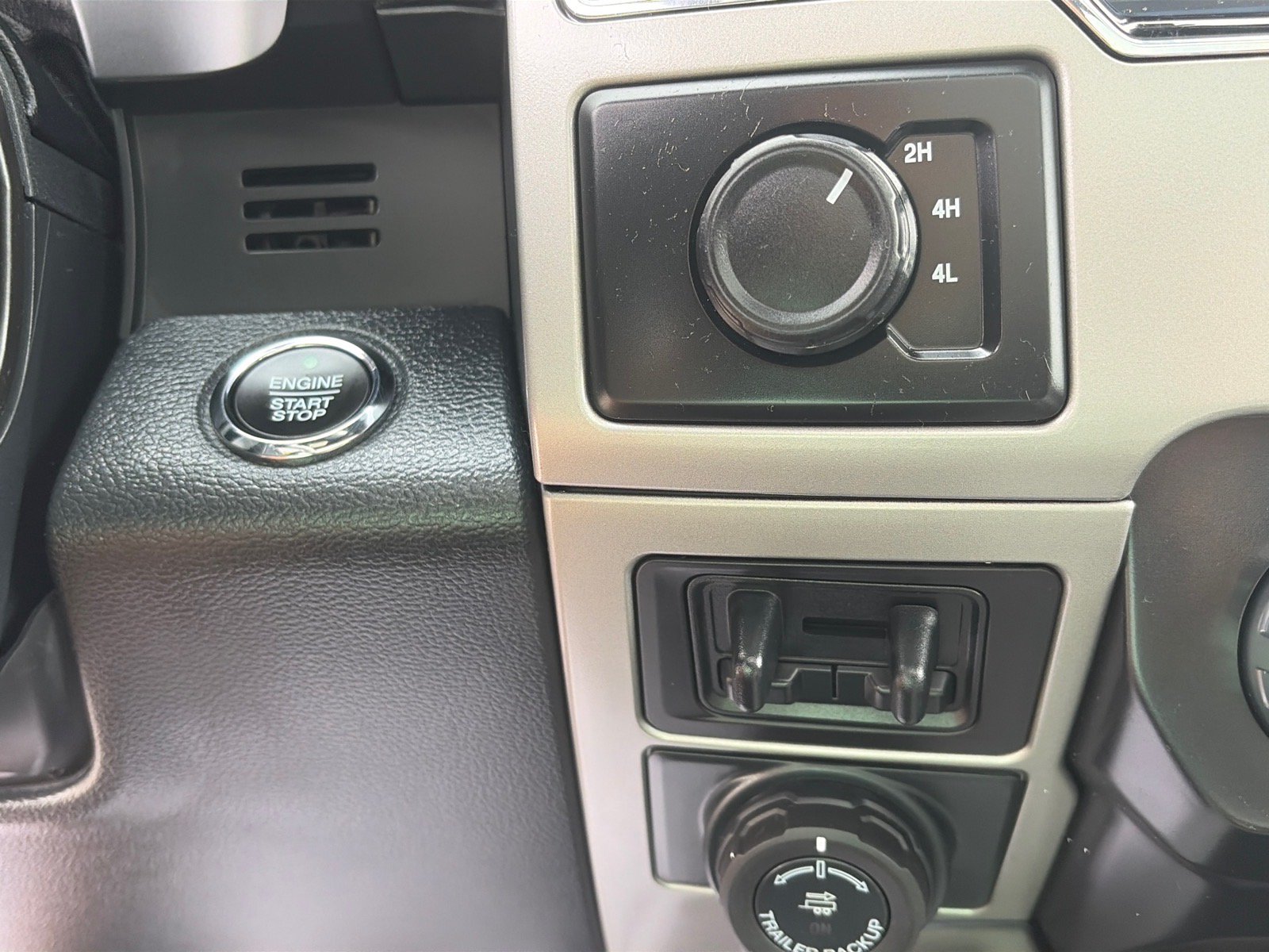 Certified 2022 Ford F350 Lariat w/ Lariat Ultimate Package AWD/4WD image 15