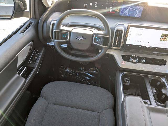 Certified 2025 Ford Expedition Active AWD/4WD image 18