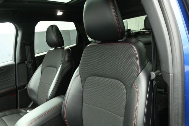 Certified 2023 Ford Escape ST-Line w/ Tech Pack #1 AWD/4WD image 10