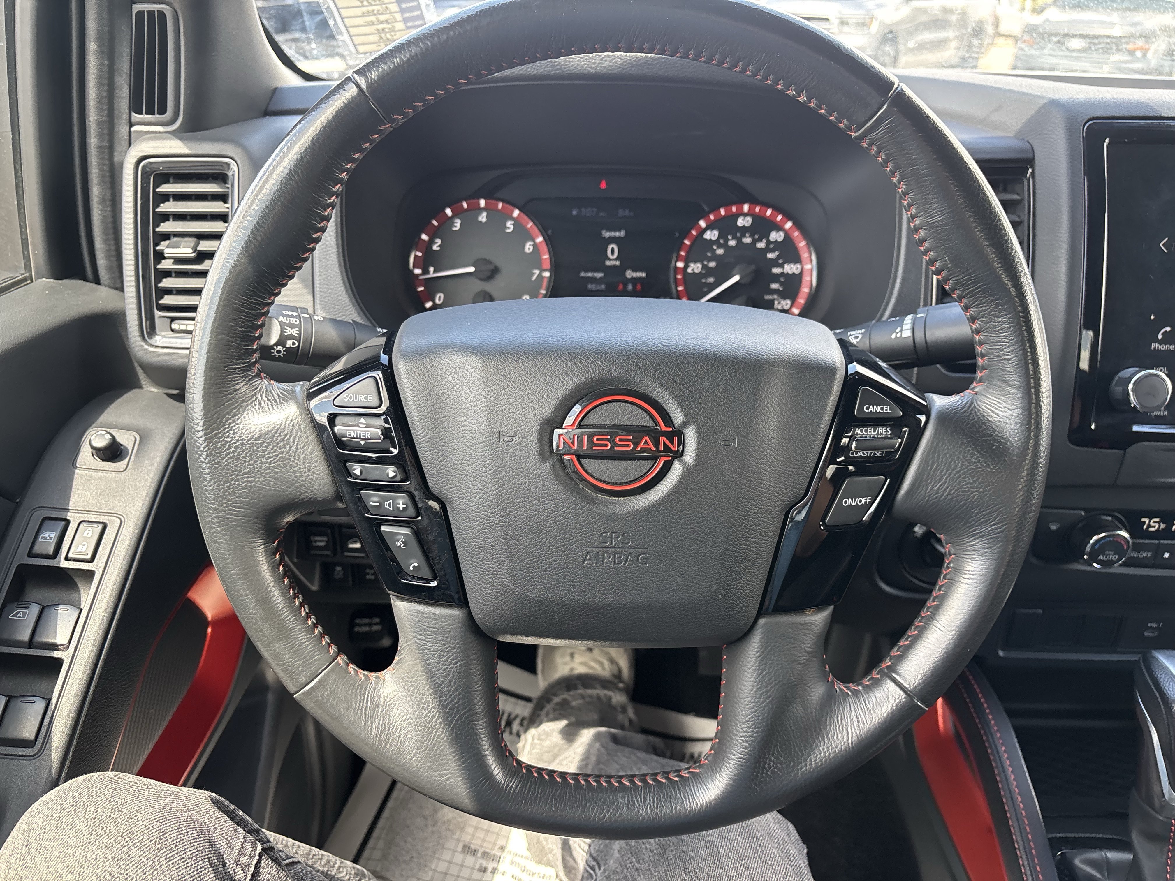 Used 2024 Nissan Frontier PRO-4X AWD/4WD image 27