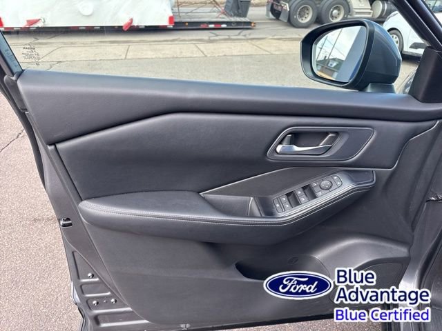 Used 2024 Nissan Rogue SV image 14