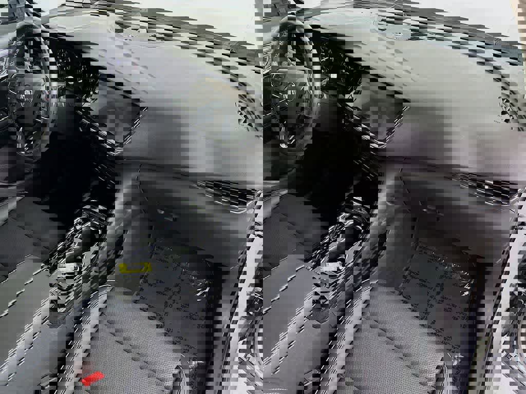 Used 2023 Buick Envision Essence image 31