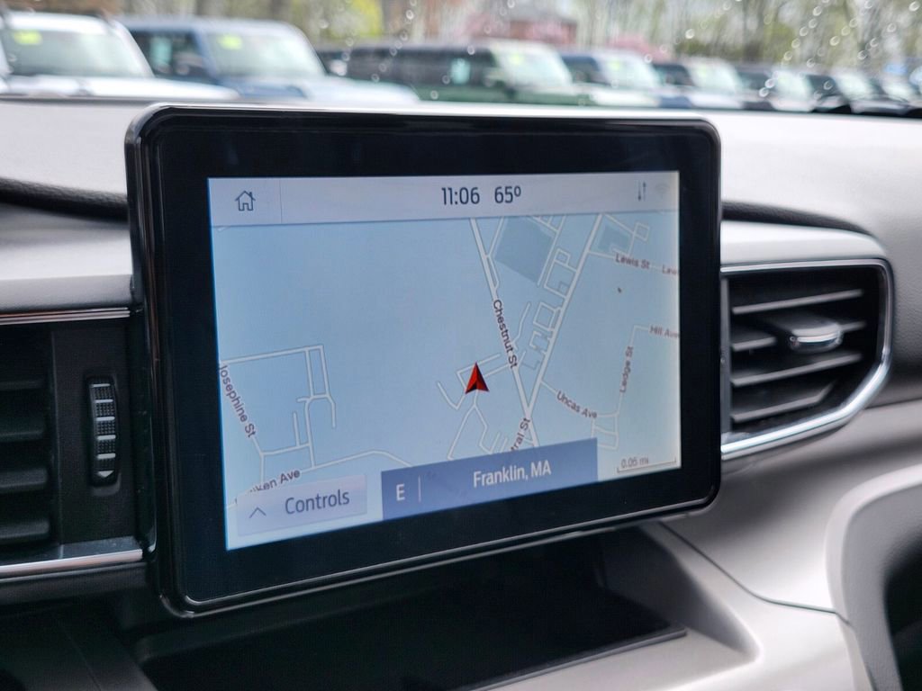 Certified 2022 Ford Explorer XLT w/ Equipment Group 202A image 23