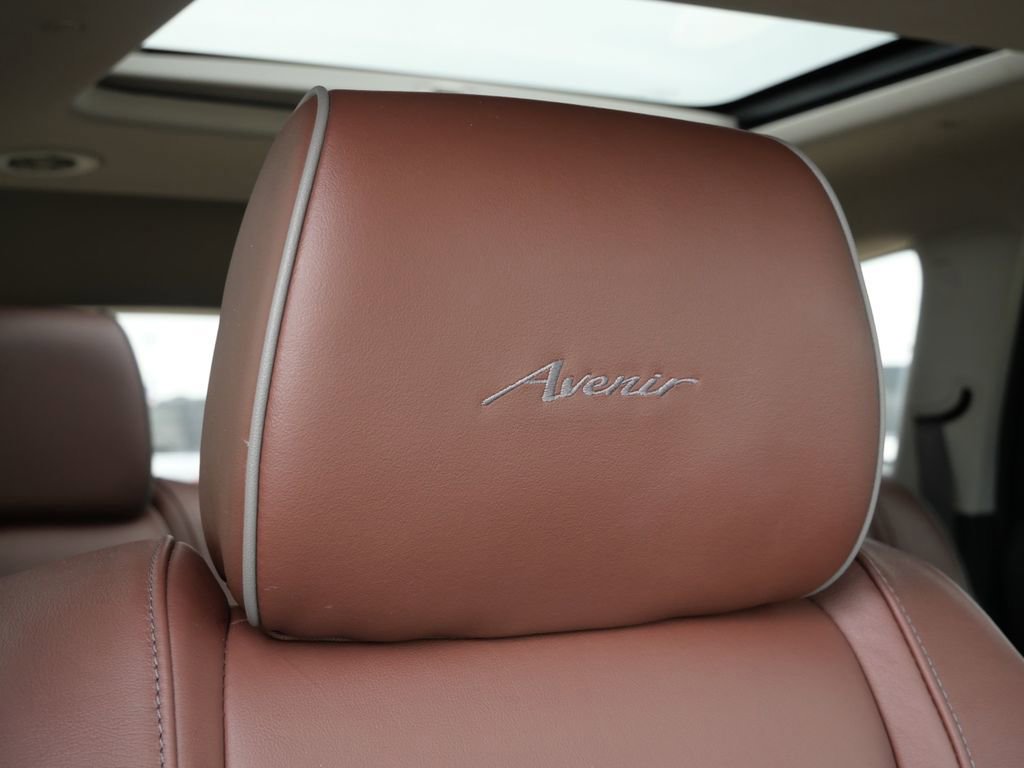 Used 2020 Buick Enclave Avenir w/ Avenir Technology Package FWD image 22