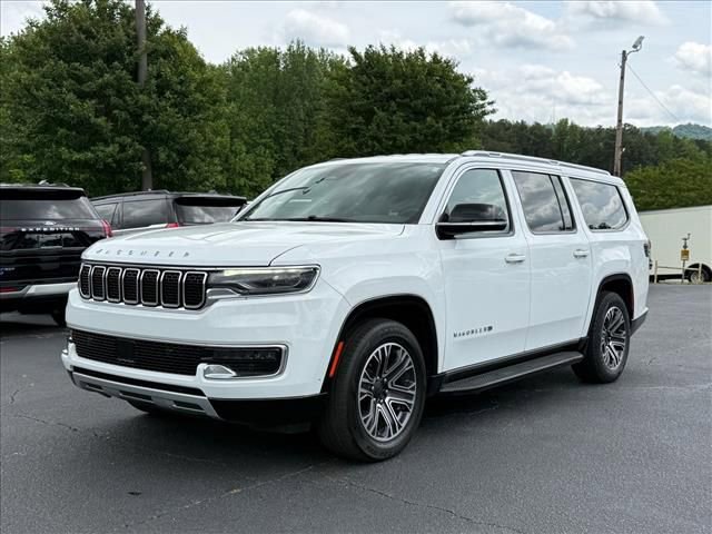 Used 2023 Jeep Wagoneer L Series II AWD/4WD image 8