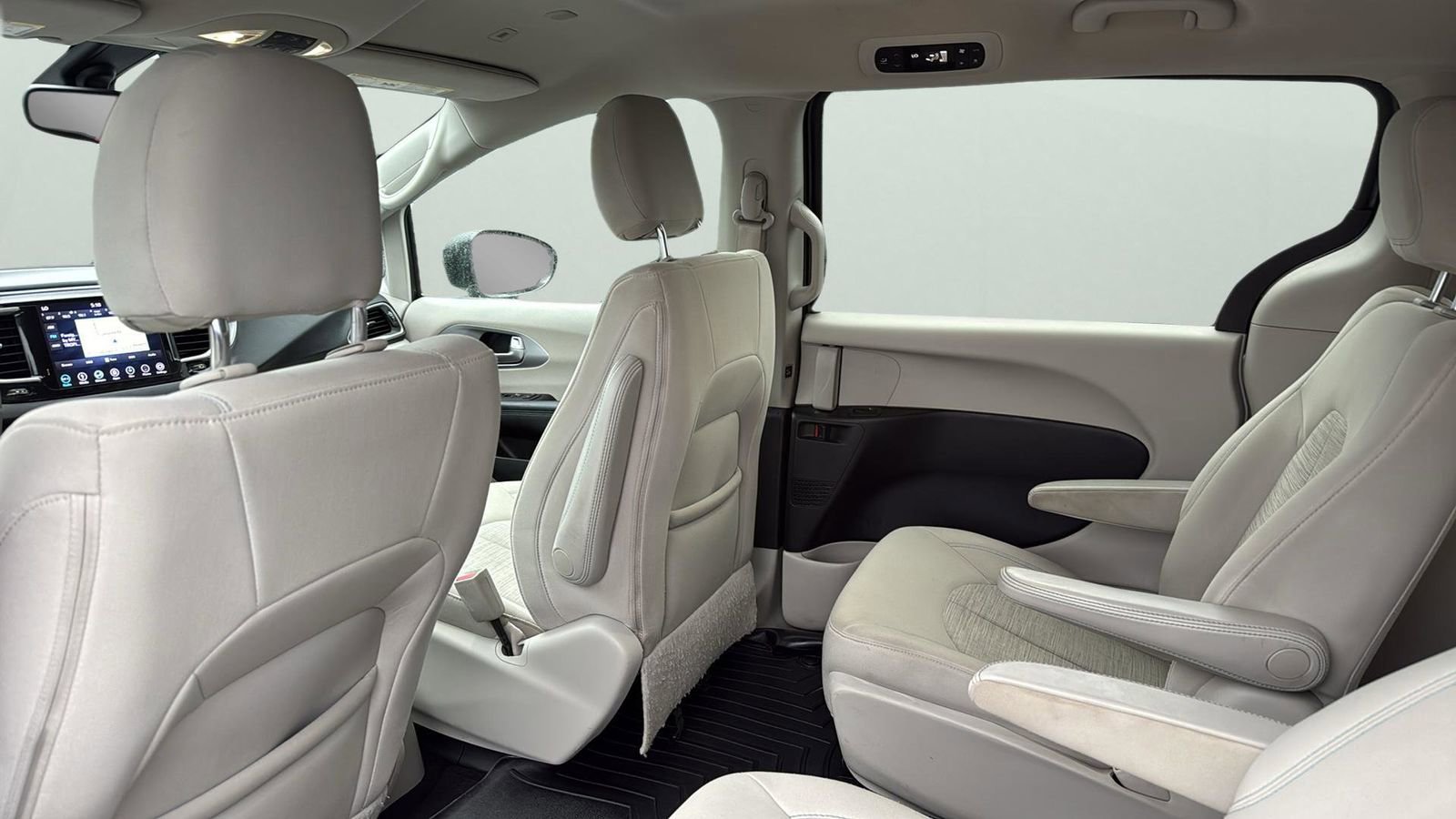 Used 2018 Chrysler Pacifica Touring Plus image 29