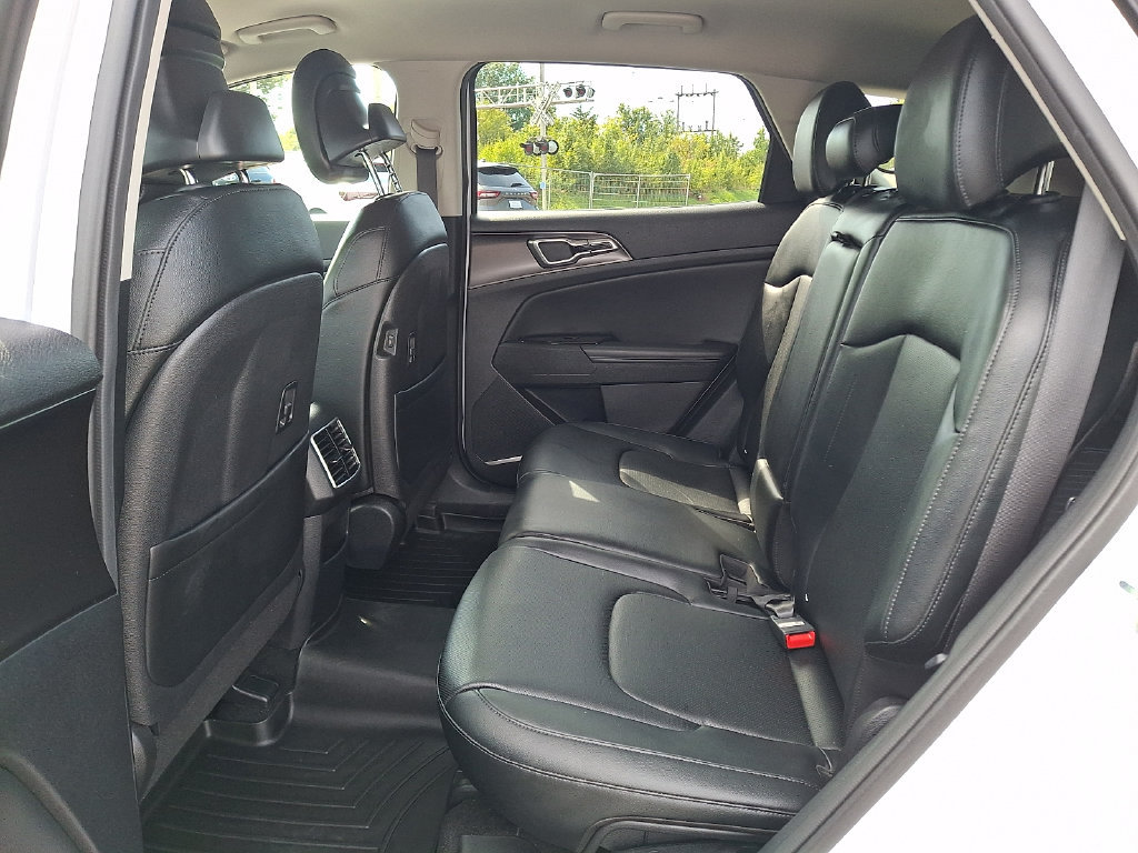 Used 2023 Kia Sportage EX FWD image 13
