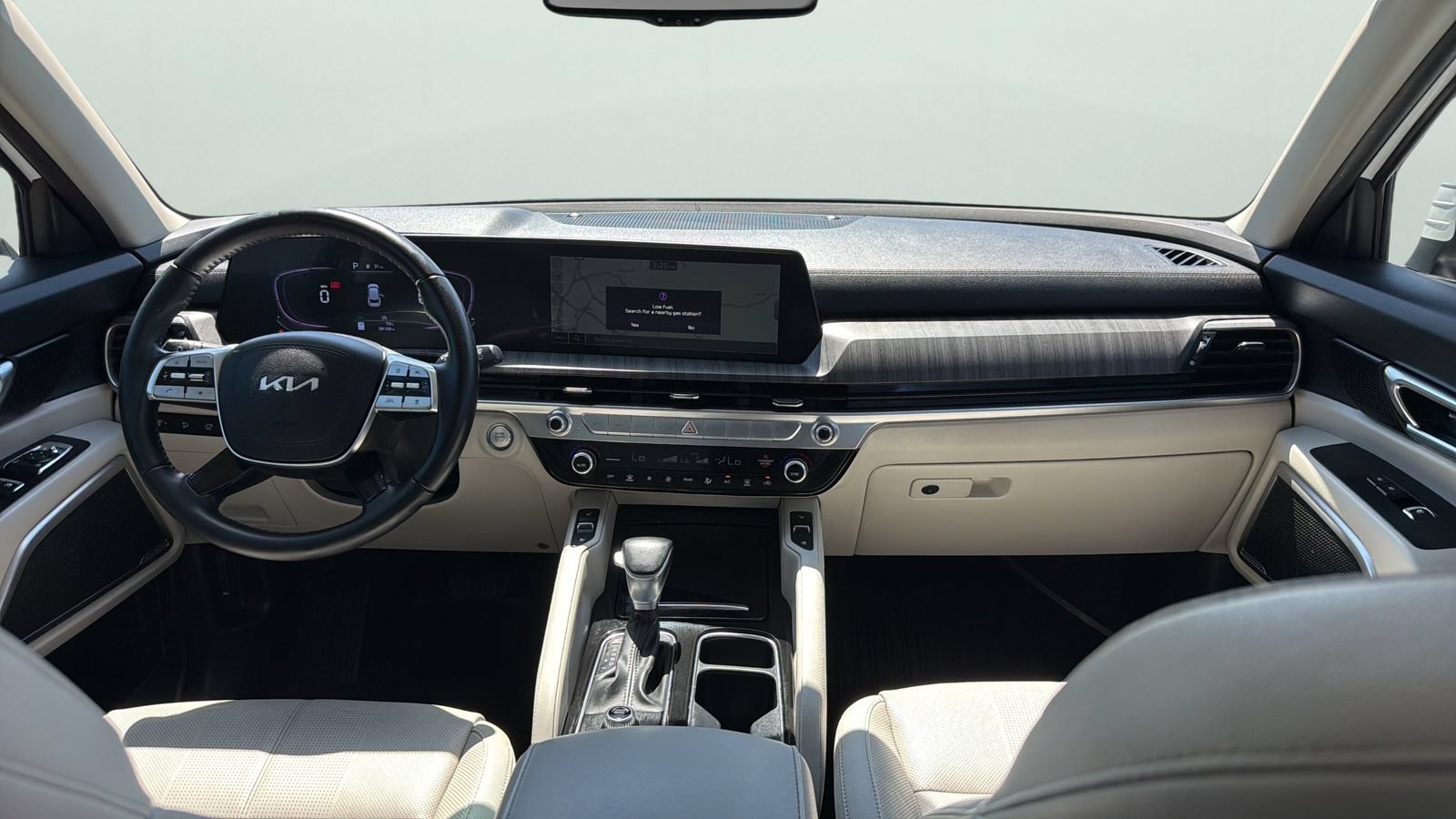 Used 2024 Kia Telluride EX w/ EX Captain's Chair Package FWD image 21