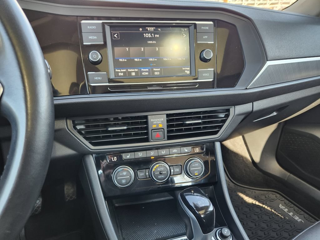 Used 2023 Volkswagen Jetta SE FWD image 30