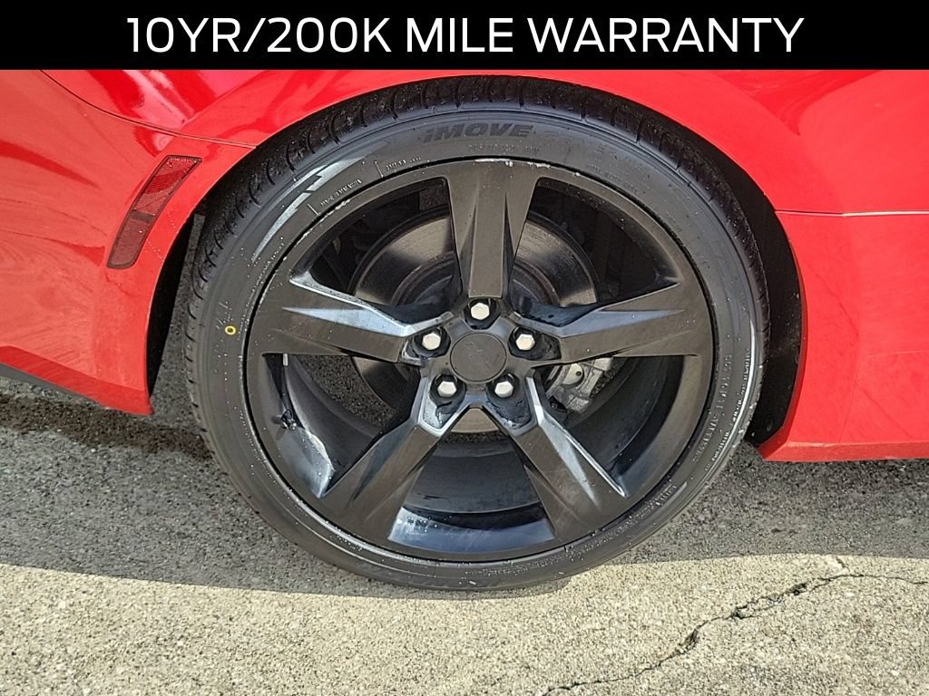 Used 2017 Chevrolet Camaro LT RWD image 5