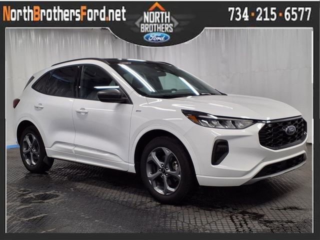 Certified 2023 Ford Escape ST-Line w/ Tech Pack #1 AWD/4WD image 1