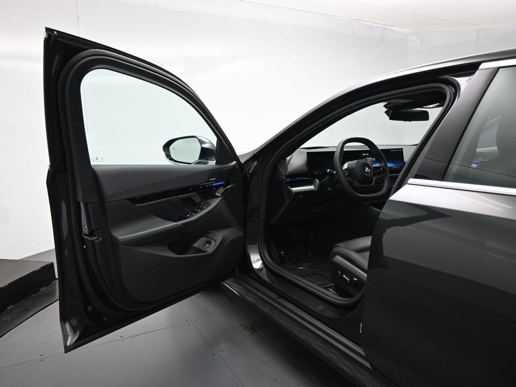 Used 2025 BMW 530i image 37