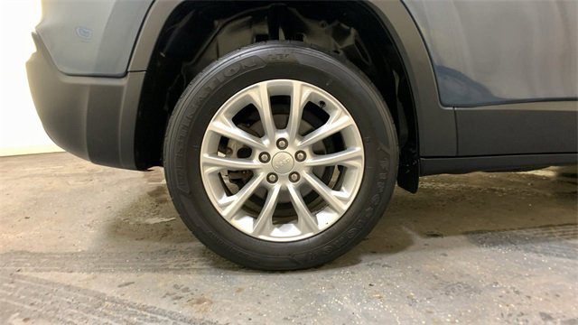 Used 2020 Jeep Cherokee Latitude w/ Cold Weather Group image 15