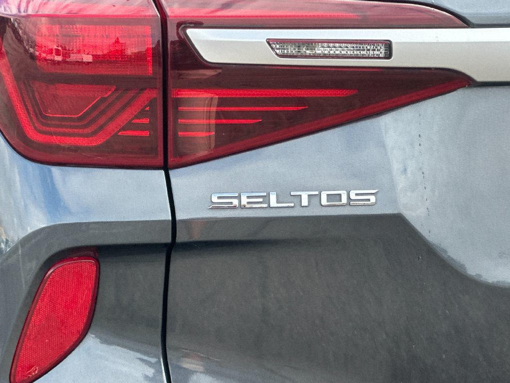 Used 2021 Kia Seltos SX w/ SX Sunroof Package AWD/4WD image 25