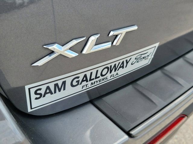 Certified 2022 Ford Explorer XLT w/ Equipment Group 202A image 10