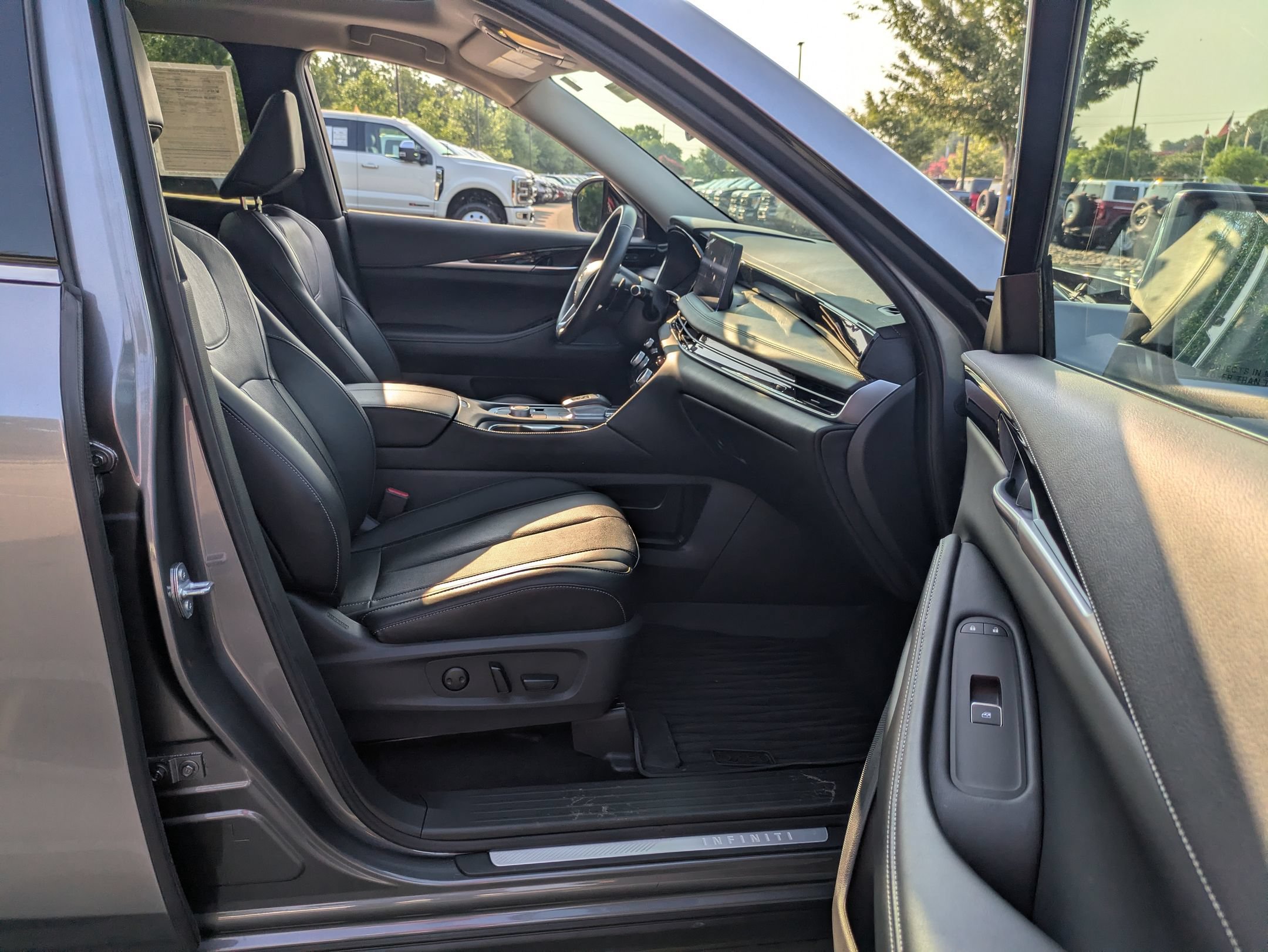Used 2025 INFINITI QX60 Pure FWD image 37
